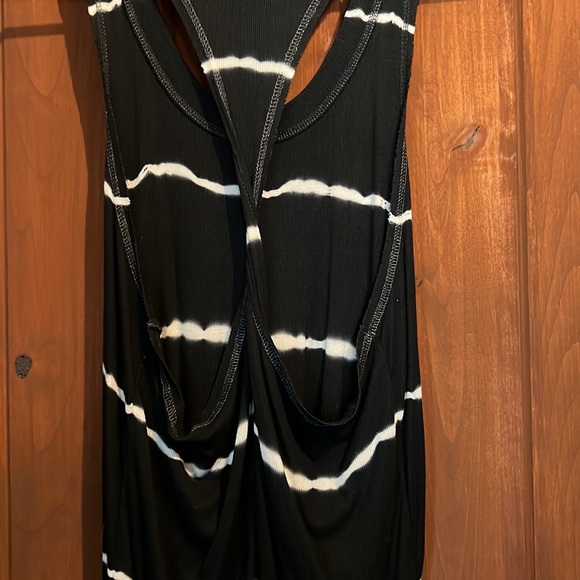 Victoria's Secret Tank - Picture 4 of 5